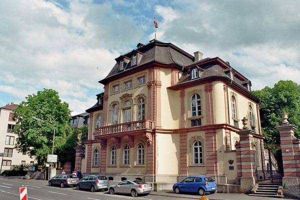 Hutten Castle