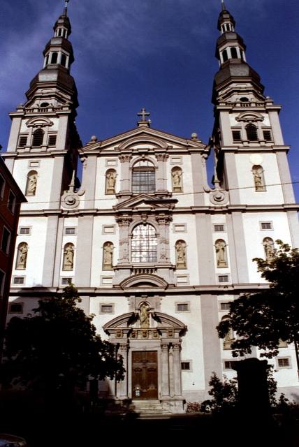 Kollegiatstift Haug Abbey