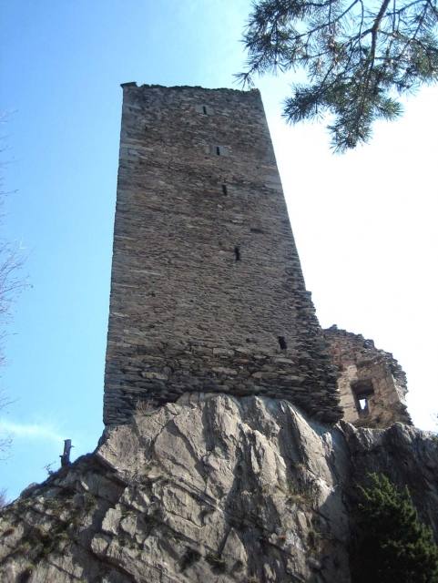 Haldenstein Castle (Ruin)
