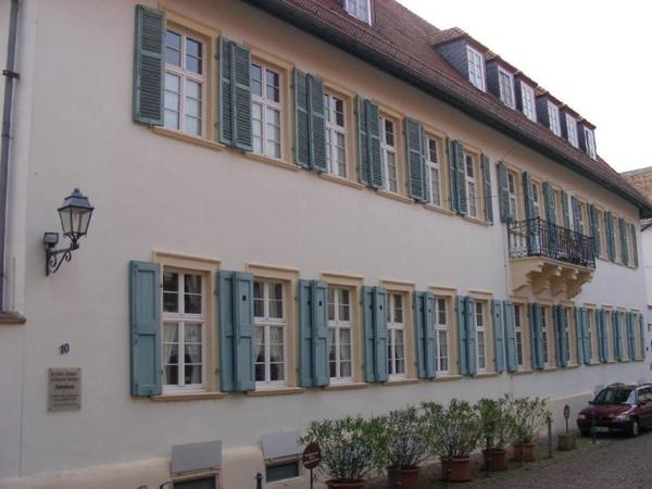 Retzer Manor