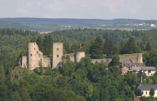 Schönecken Castle (Ruin) (Wetteldorf)