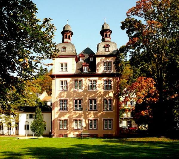 Karlsburg Castle