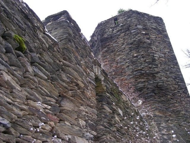 Haneck Castle (Ruin) (Gerolstein)