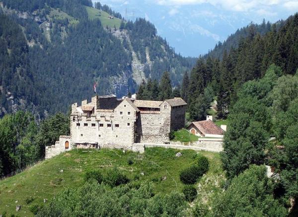Haselstein Castle (Zillis-Reischen)