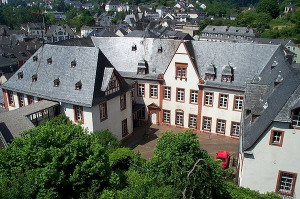 Warsberg Castle (Saarburg)