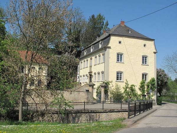 Holsthum Castle