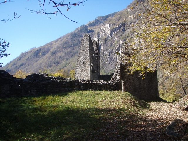 Norantola Castle (Ruin)