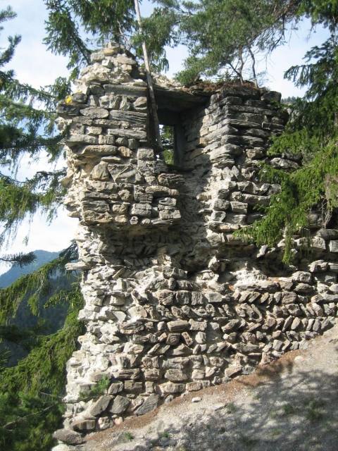 Upper-Ruchenberg Castle (Ruin) (Trimmis)