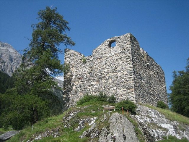 Splügen Castle (Ruin)