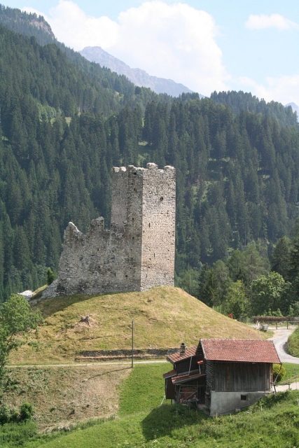 Strassberg Castle (Ruin) (Malix)