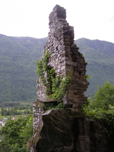 San Vittore Castle (Ruin)