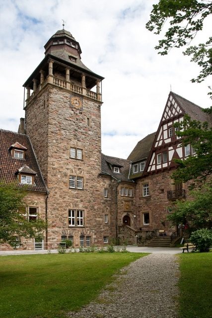 Wommen Castle