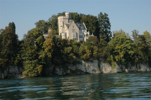 Neuhabsburg Castle (Meggen)