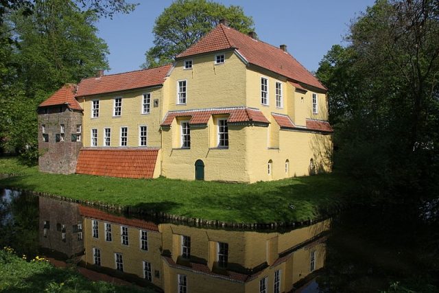 Manningaburg Castle