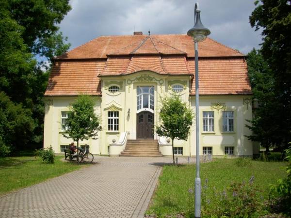 Mittel Horka Manor