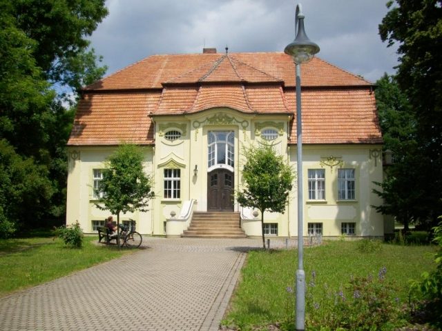 Mittel Horka Manor