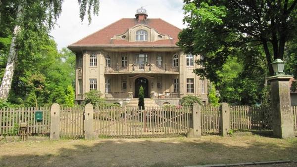 Uhsmannsdorf Manor