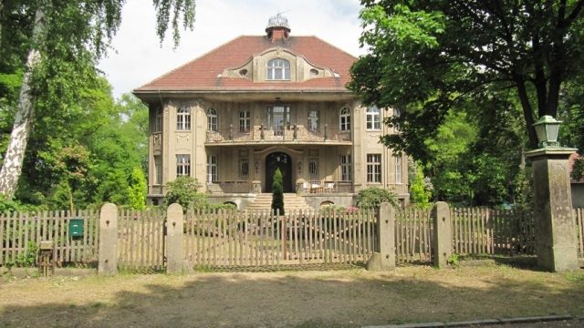 Uhsmannsdorf Manor
