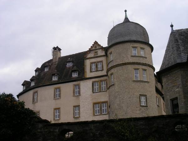 Hinnenburg Castle (Brakel)