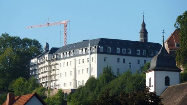 Herstelle Abbey