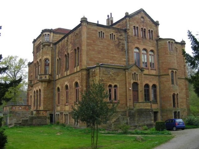 New Barenaue Castle