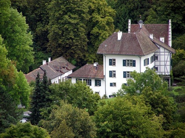 Sonnenburg Manor