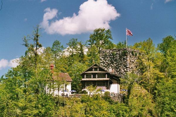Schwanau Castle (Ruin) (Lauerz)