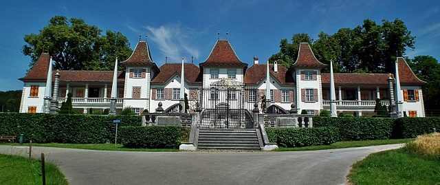 Waldegg Castle (Feldbrunnen)