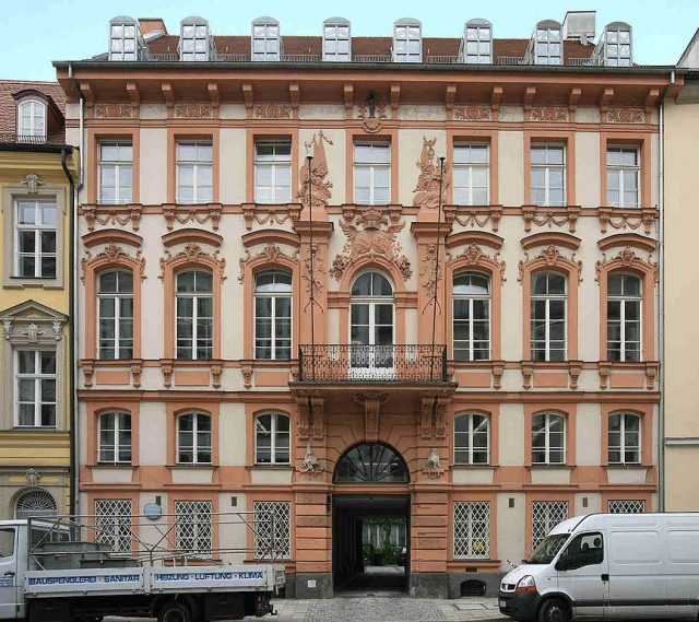Gise Palace