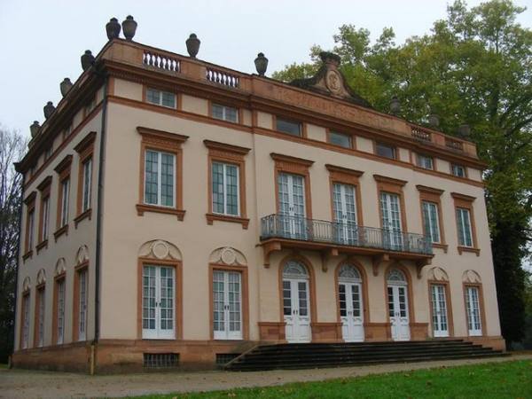 Schönbusch Castle