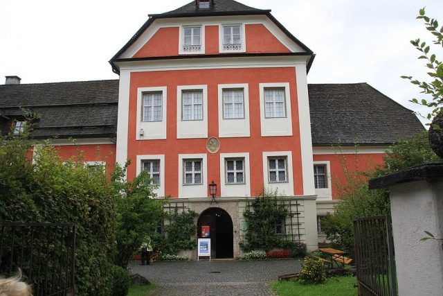 Adelsheim Castle