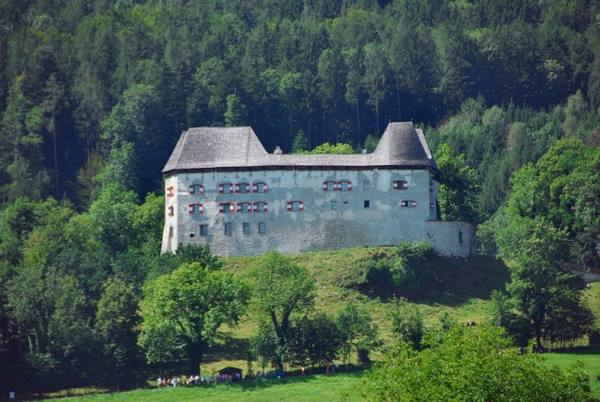 Staufeneck Castle