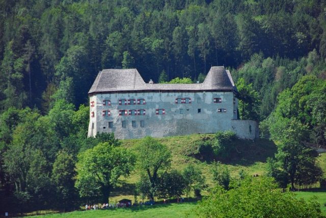 Staufeneck Castle