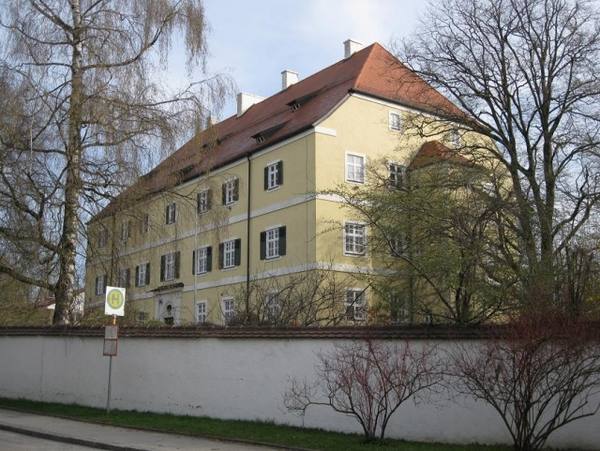Unterweikertshofen Castle