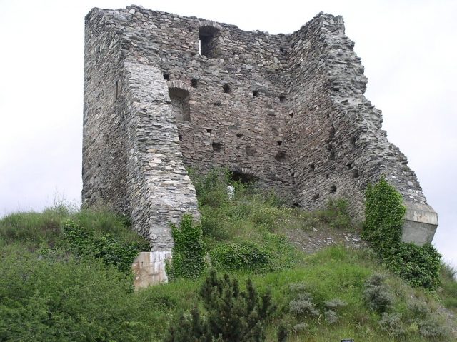 Château Chalais (Ruin)