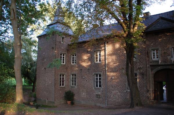 Burg Kommandeursburg (Blatzheim)
