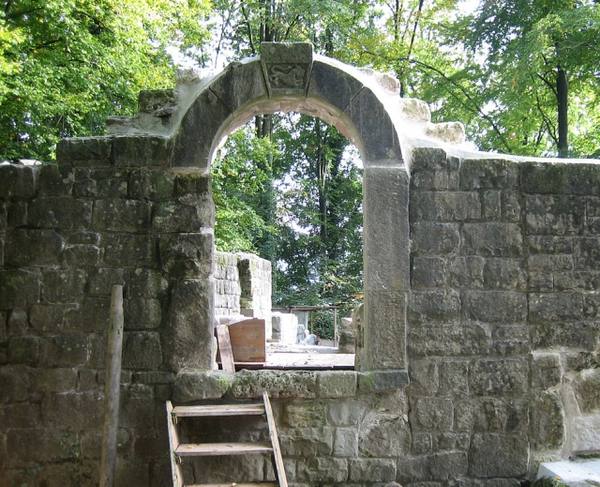 Hünenberg Castle (Ruin)