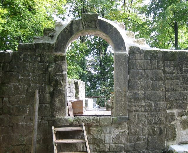 Hünenberg Castle (Ruin)