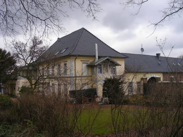 Niederembt Manor