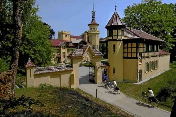 Hubertushöhe Castle (Storkow)