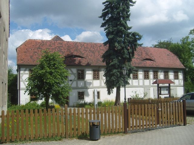 Ruhland Manor
