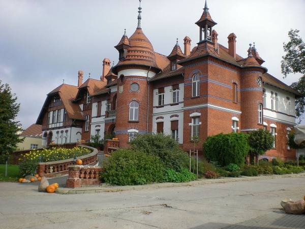 Mötzow Manor