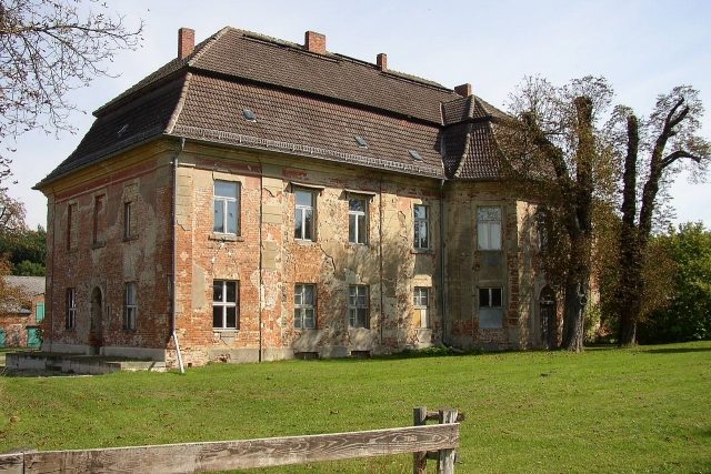 Zernikow Castle