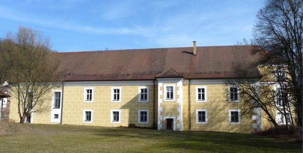 Hacklberg Castle