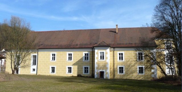 Hacklberg Castle
