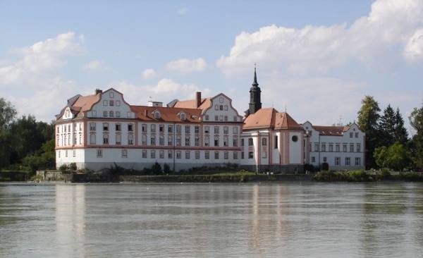 Neuhaus Castle