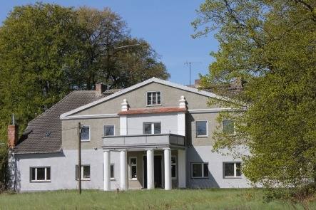 Buggow Manor