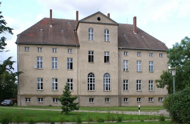 Alt Plestlin Manor