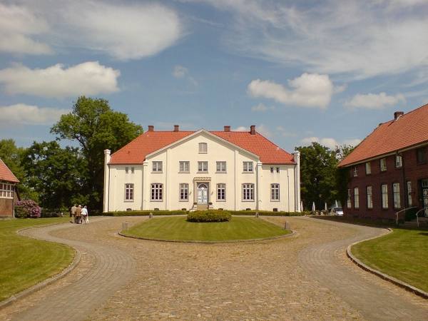 Kaden Manor
