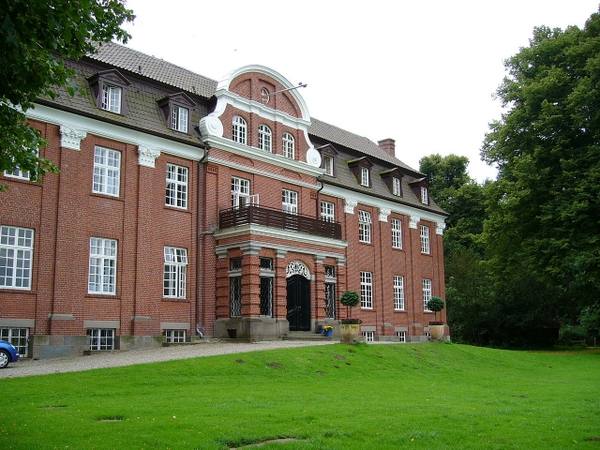 Rohlstorf Manor